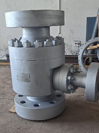 Válvula industrial de grande porte recuperada na oficina da TKS